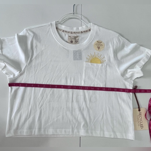 LET YOUR SUN SHINE! | M | Crop Tee | NWT | Embroidered Sun!☀️ - Picture 8 of 13